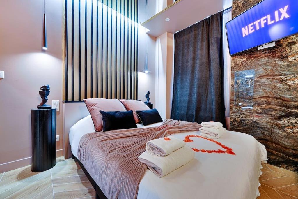 Welcome To Secret Love Yerres Екстер'єр фото