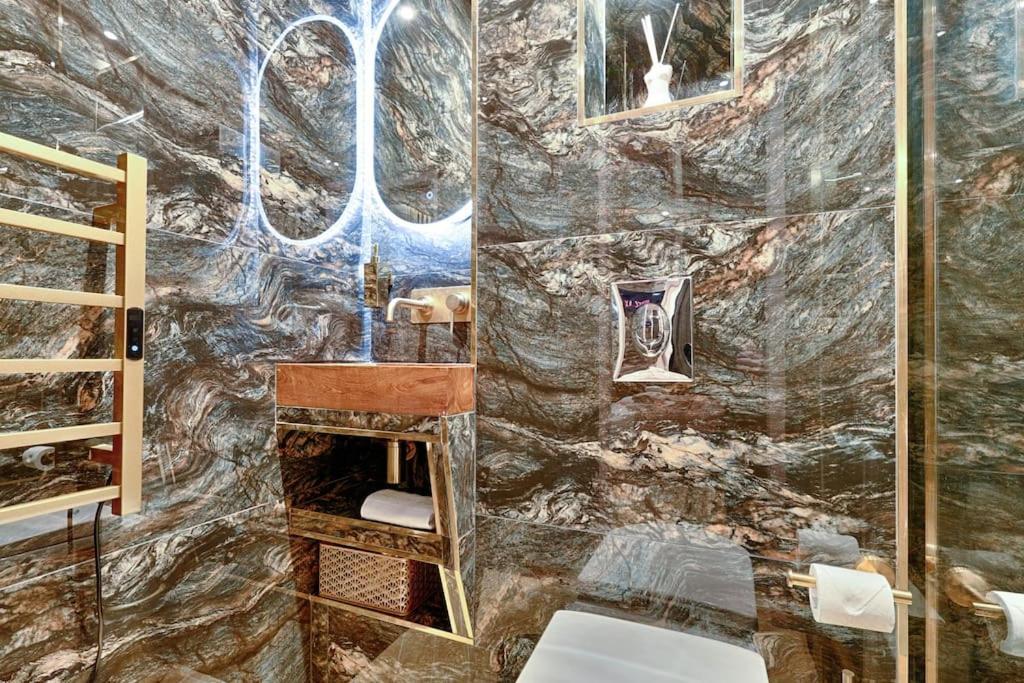 Welcome To Secret Love Yerres Екстер'єр фото